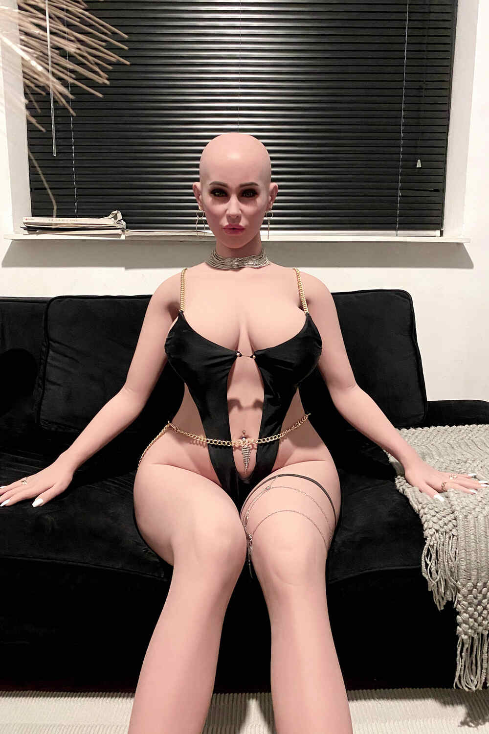 Bald 170cm G-cup sexy mature real doll